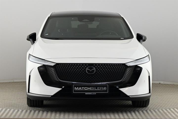 Hvid Mazda 6e fra 2026