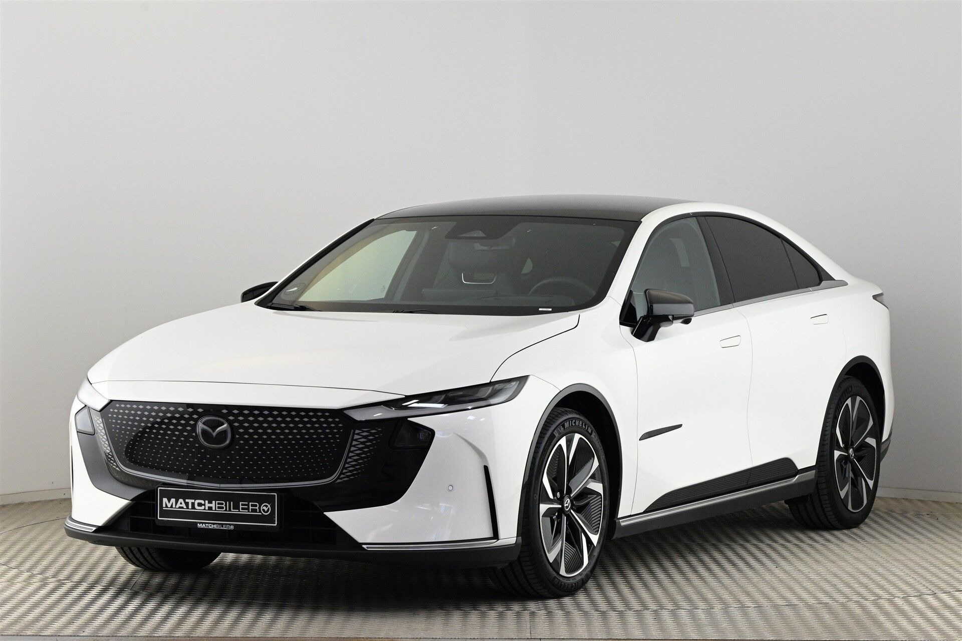 Hvid Mazda 6e fra 2026