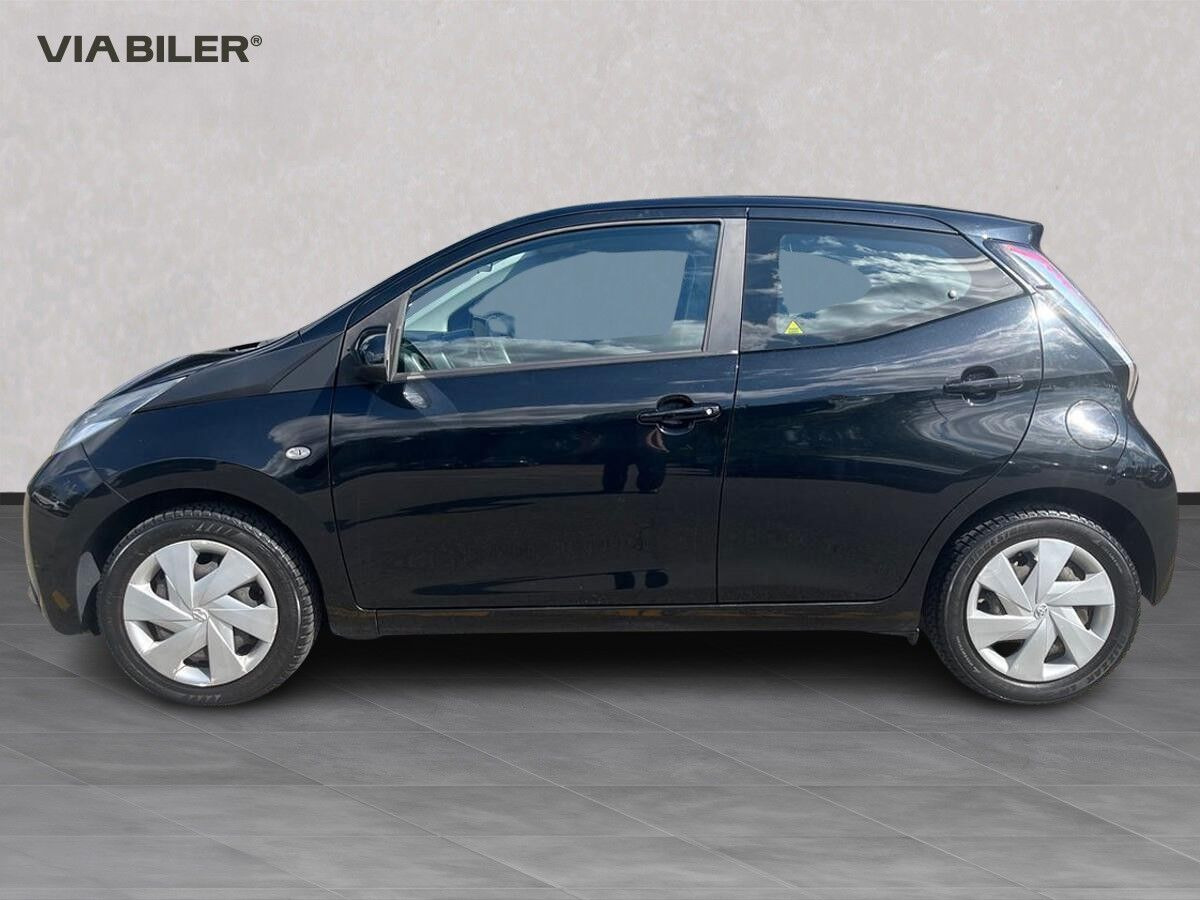 Sort Toyota Aygo fra 2017