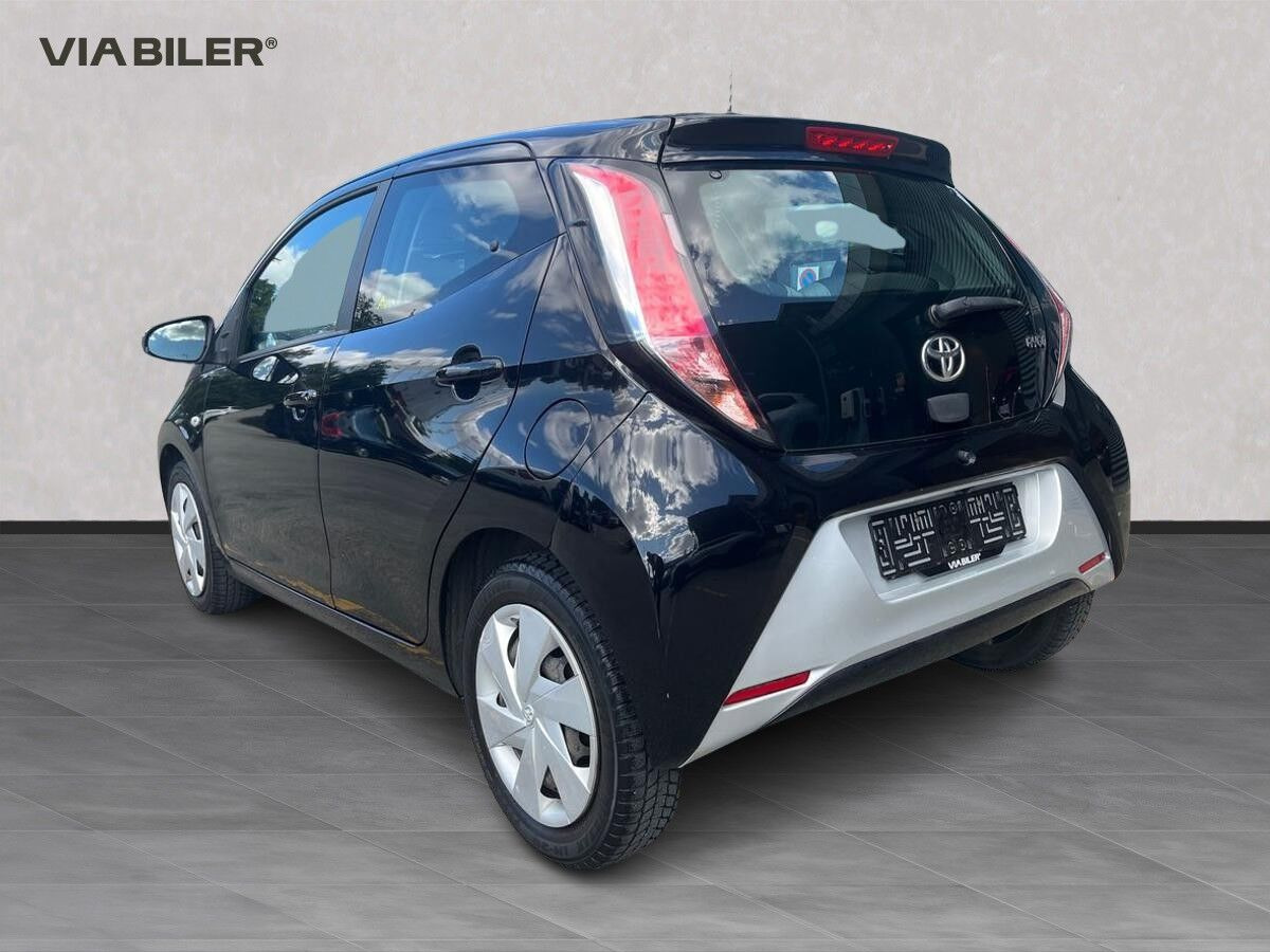 Sort Toyota Aygo fra 2017