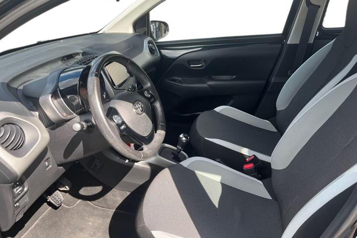Sort Toyota Aygo fra 2017