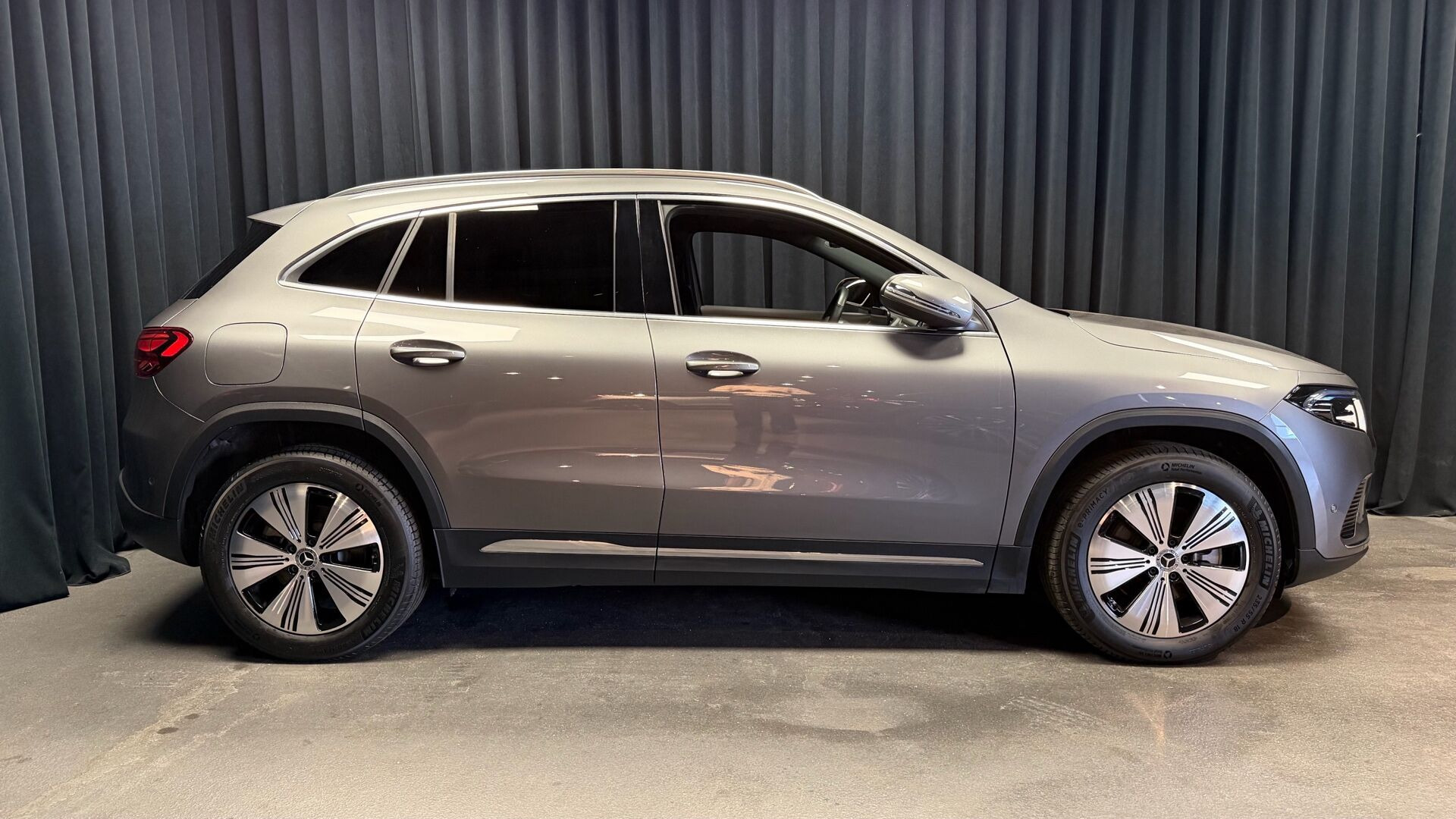 Grå Mercedes EQA 250+ fra 2025