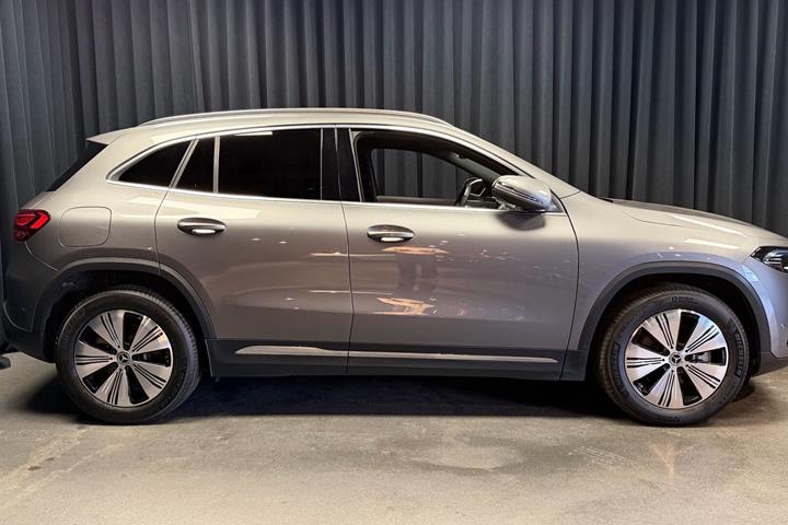 Grå Mercedes EQA 250+ fra 2025