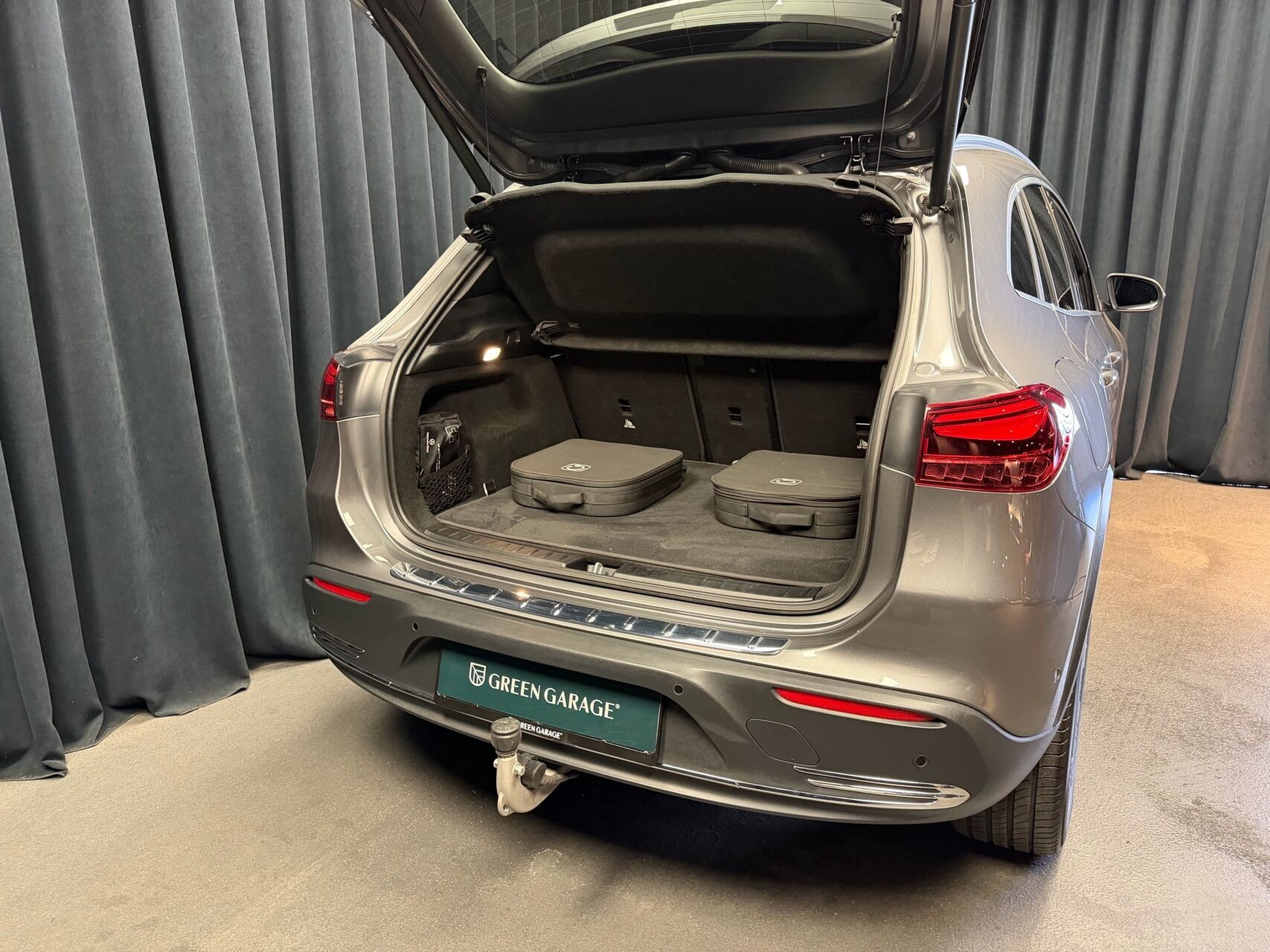 Grå Mercedes EQA 250+ fra 2025
