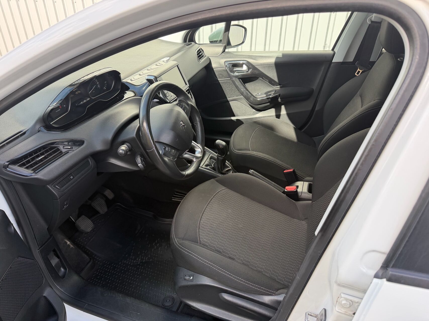 Hvid Peugeot 208 fra 2018