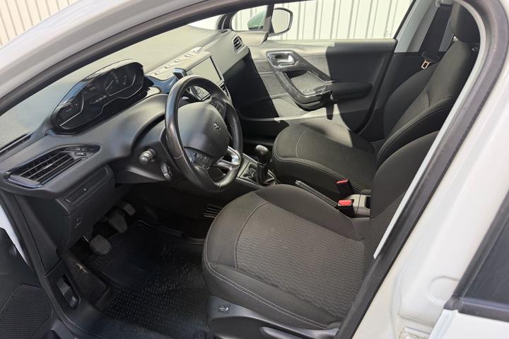 Hvid Peugeot 208 fra 2018