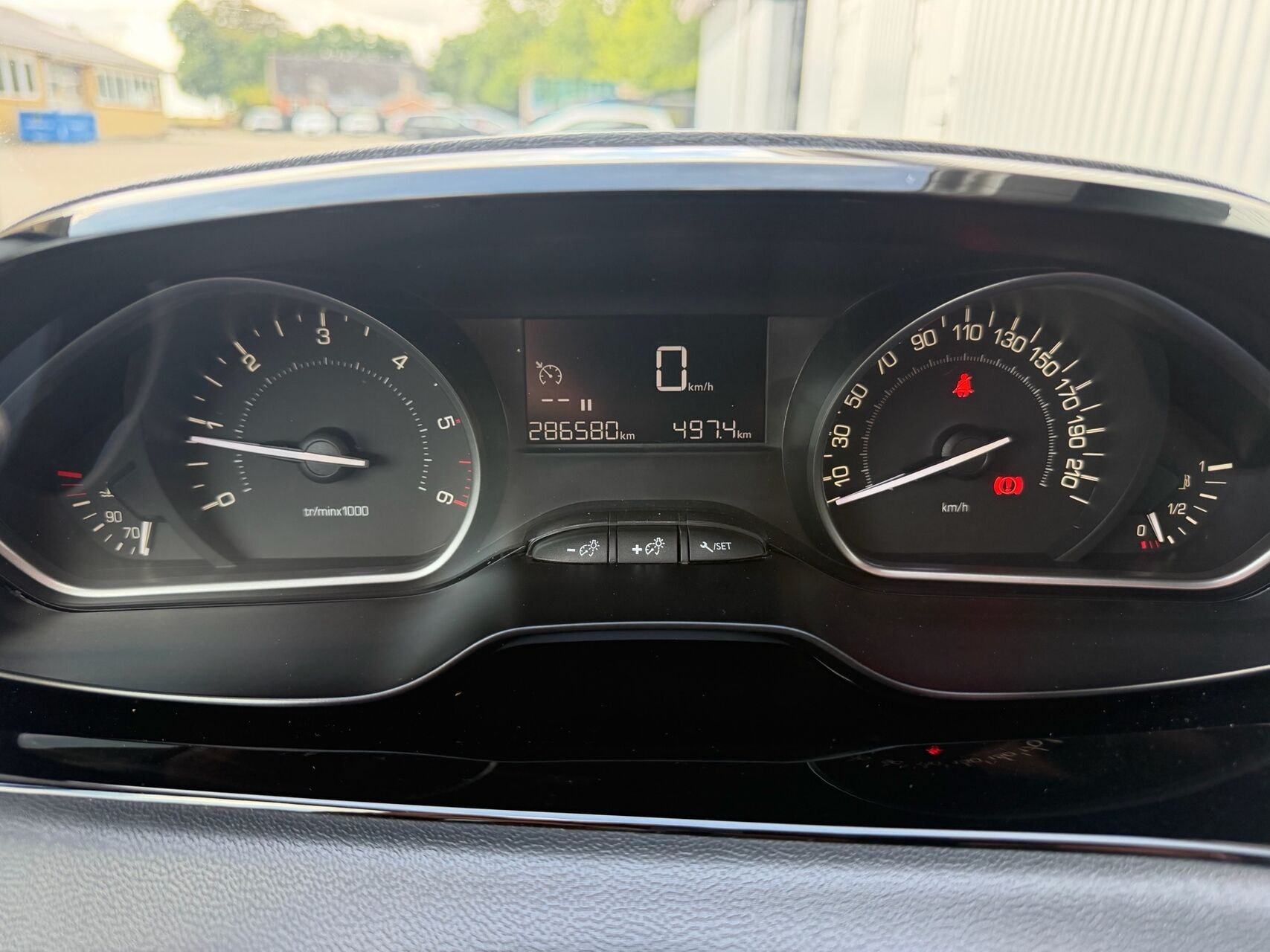 Hvid Peugeot 208 fra 2018