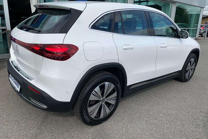 Hvid Mercedes EQA 250+ fra 2024