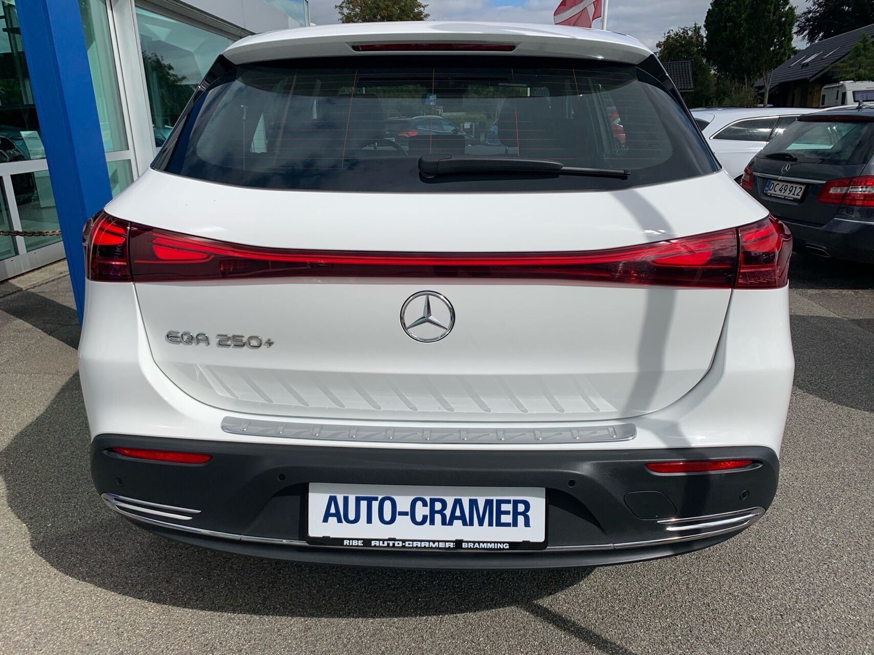 Hvid Mercedes EQA 250+ fra 2024