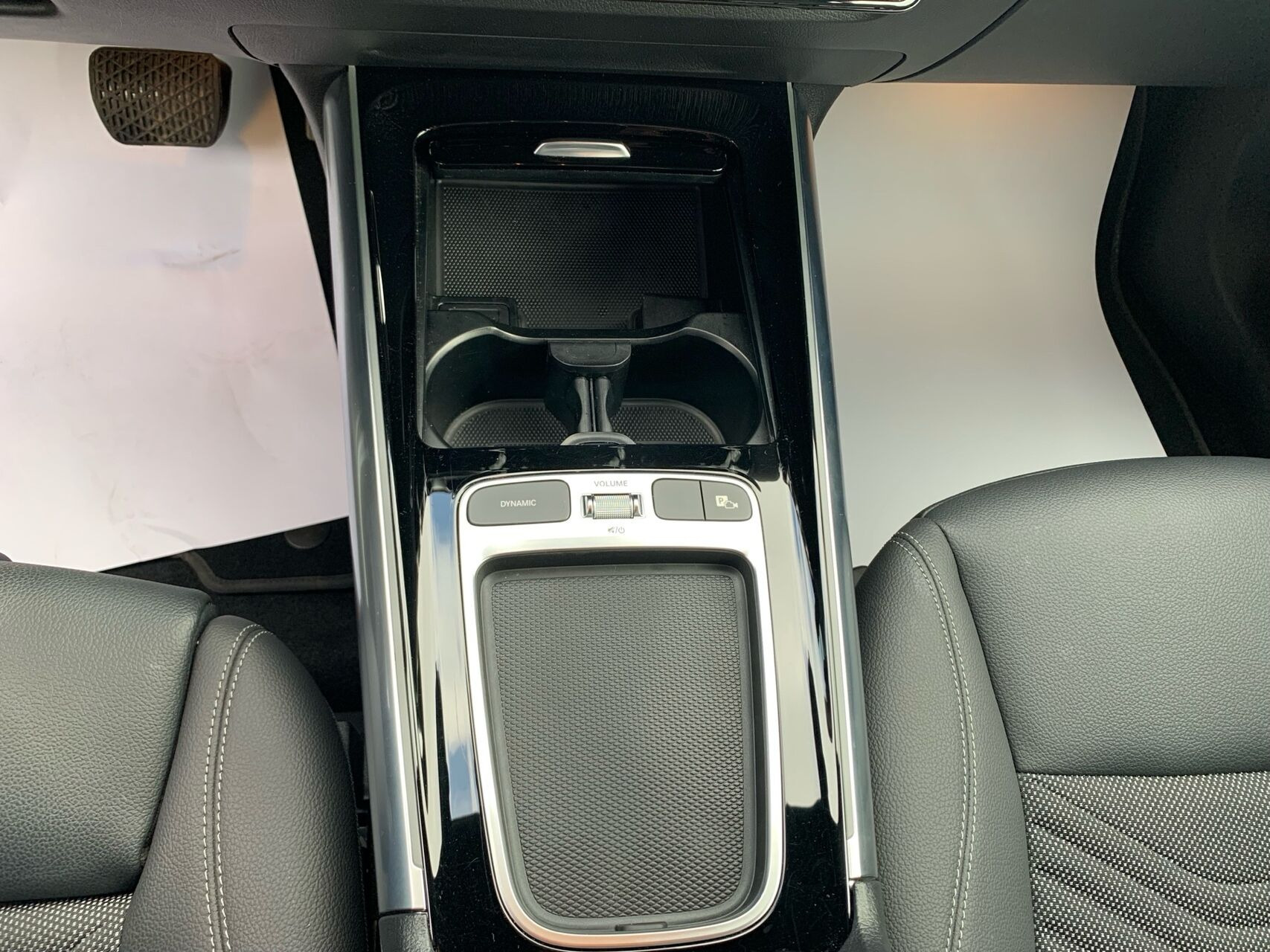 Hvid Mercedes EQA 250+ fra 2024