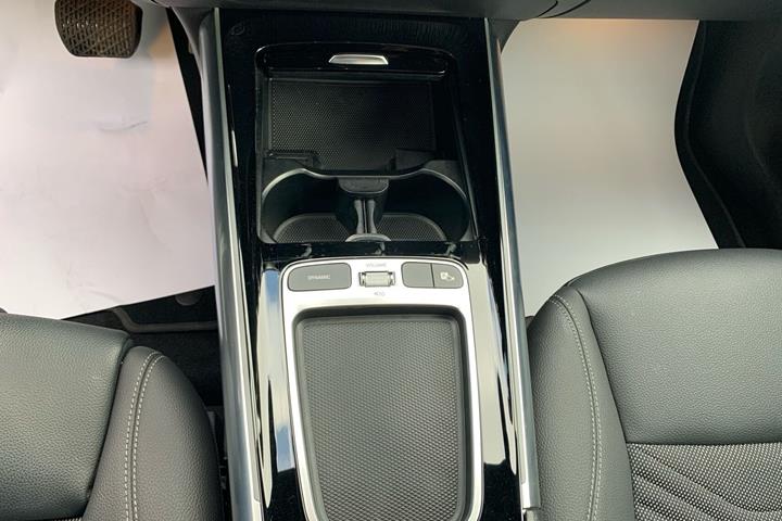 Hvid Mercedes EQA 250+ fra 2024