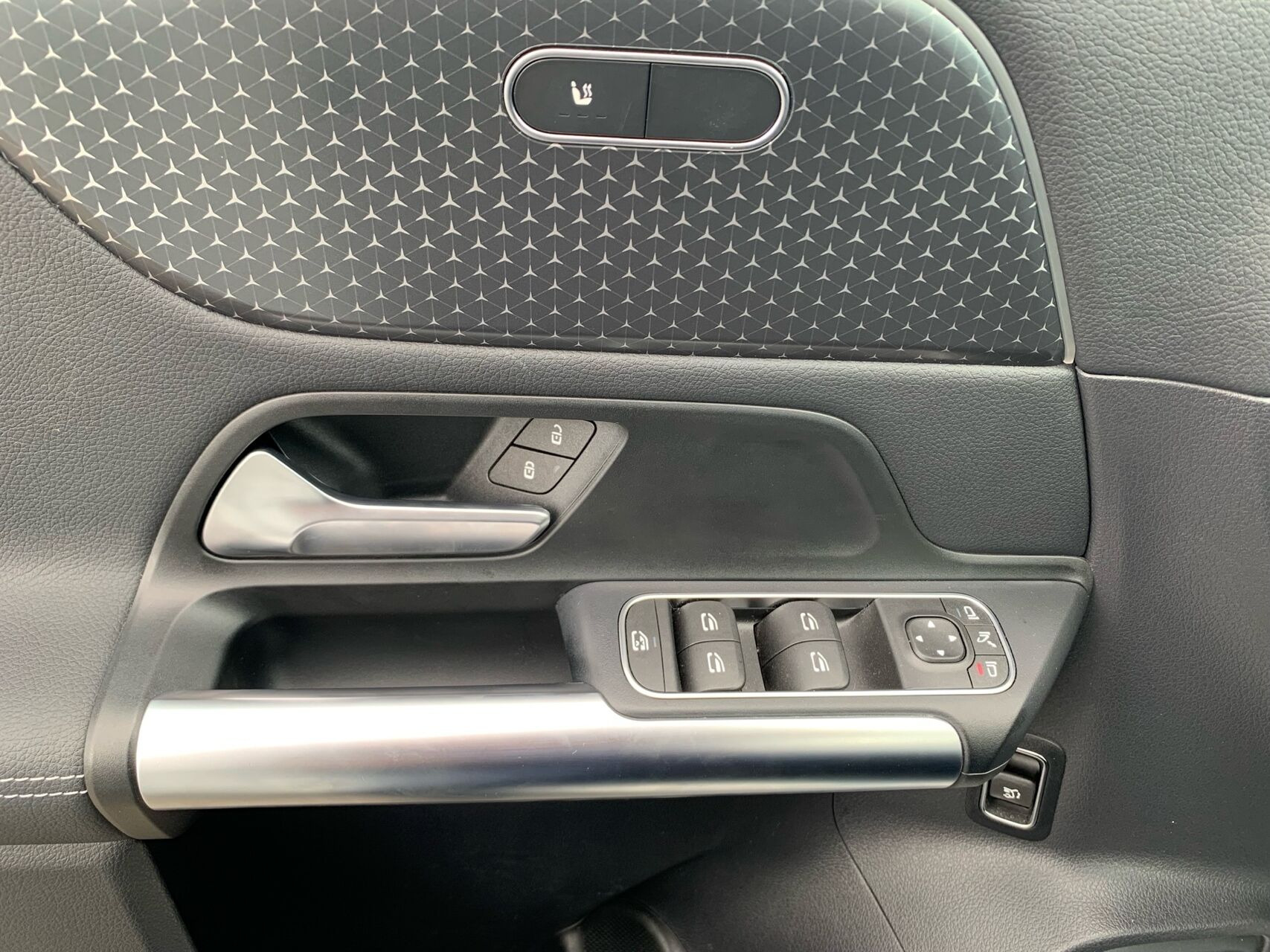 Hvid Mercedes EQA 250+ fra 2024