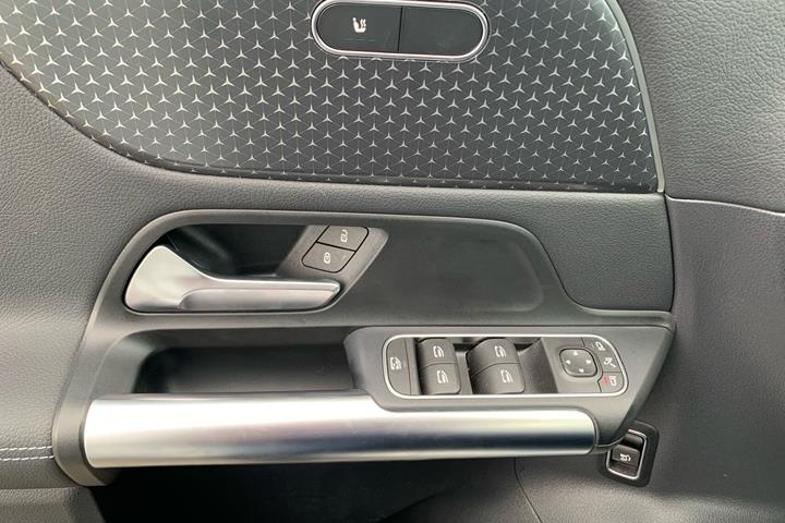 Hvid Mercedes EQA 250+ fra 2024