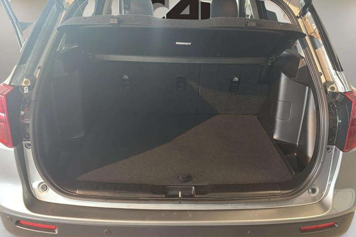 Sort Suzuki Vitara fra 2018