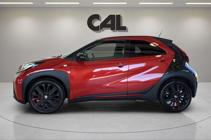 Rød Toyota Aygo X fra 2023