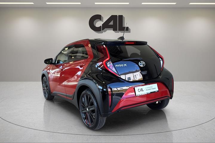 Rød Toyota Aygo X fra 2023