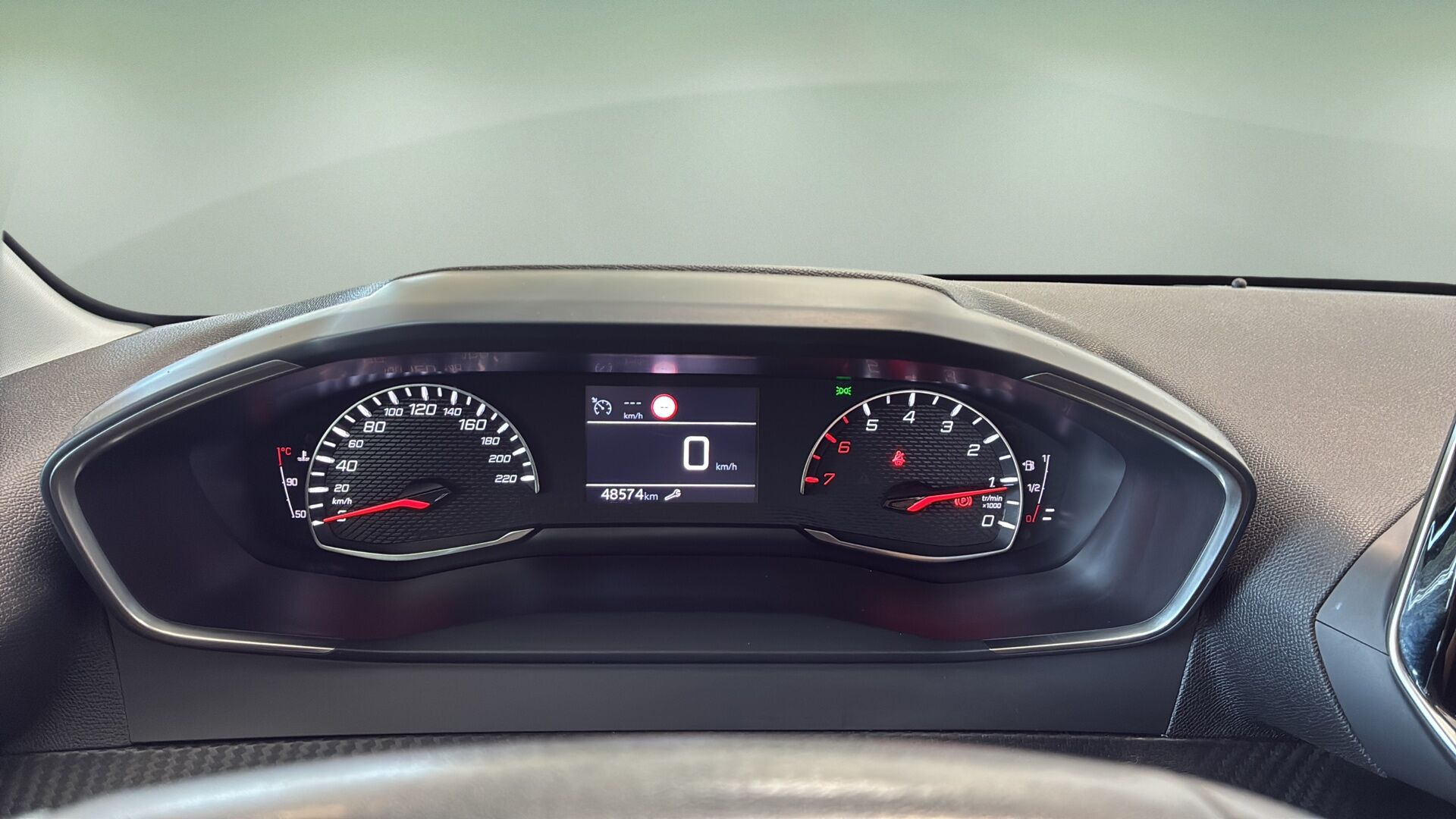 Sort Peugeot 208 fra 2021