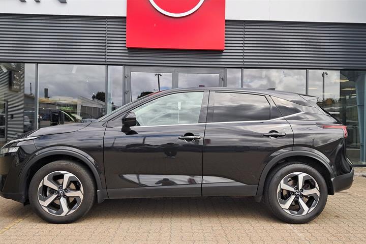 Sort Nissan Qashqai fra 2023