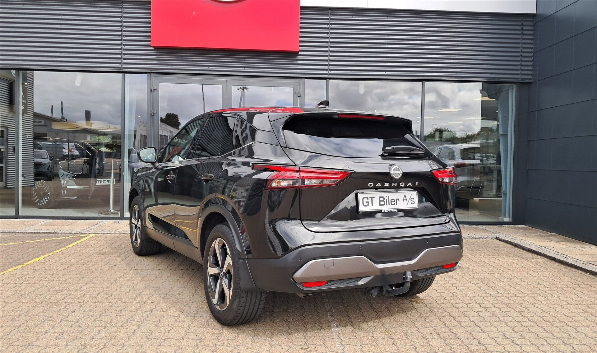 Sort Nissan Qashqai fra 2023