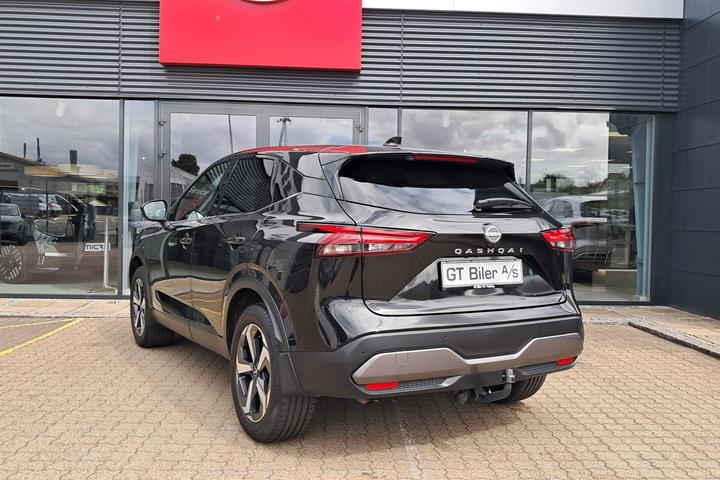 Sort Nissan Qashqai fra 2023