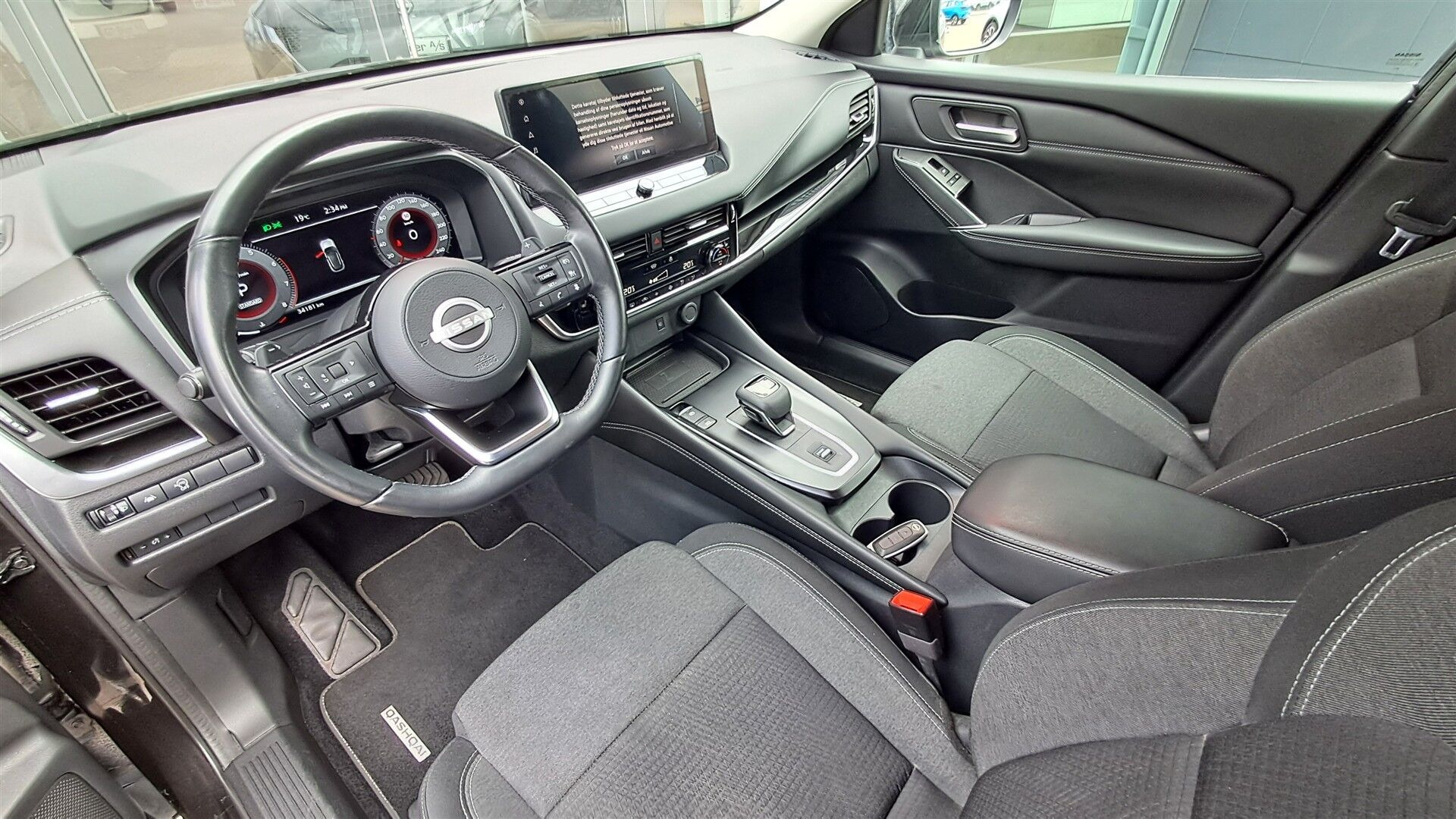 Sort Nissan Qashqai fra 2023