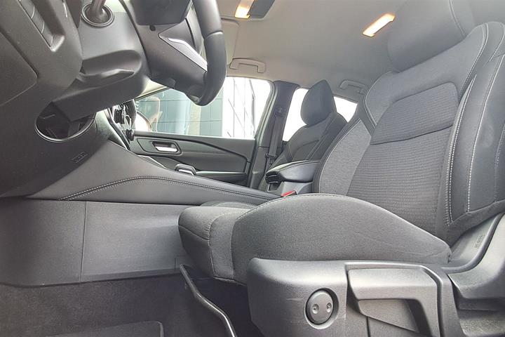 Sort Nissan Qashqai fra 2023
