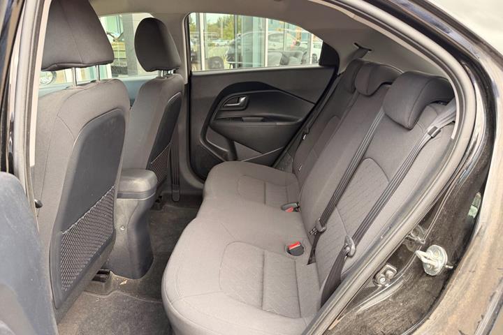 Sort Kia Rio fra 2016