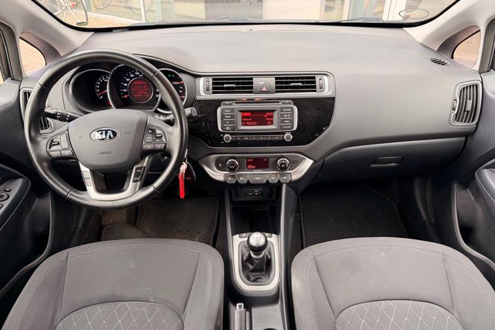 Sort Kia Rio fra 2016