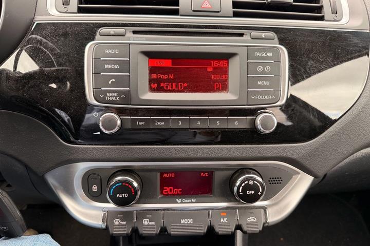 Sort Kia Rio fra 2016