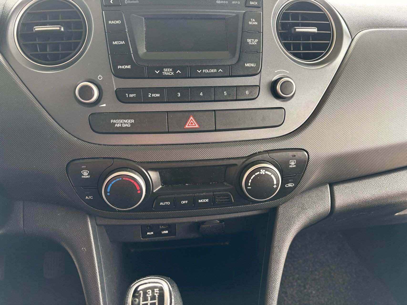 Rød Hyundai i10 fra 2017