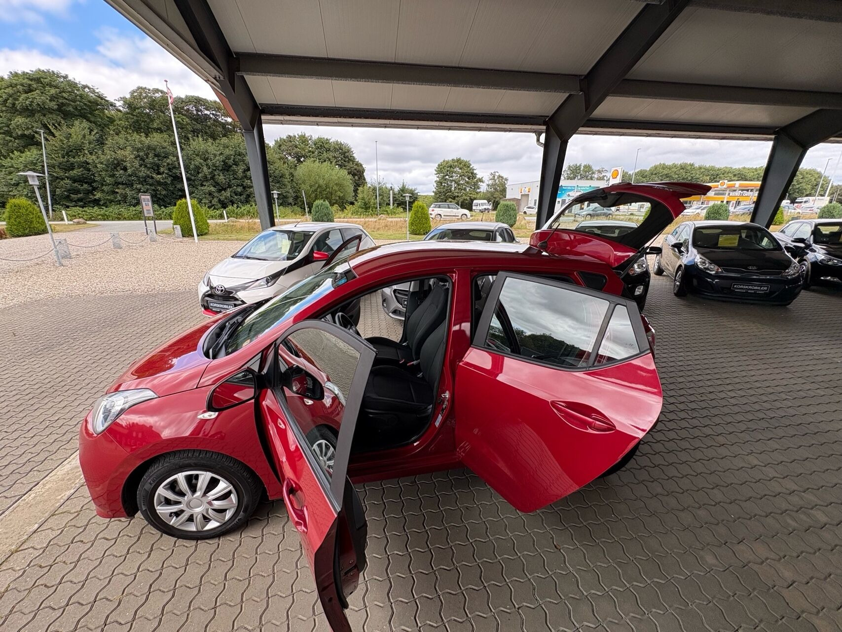 Rød Hyundai i10 fra 2017