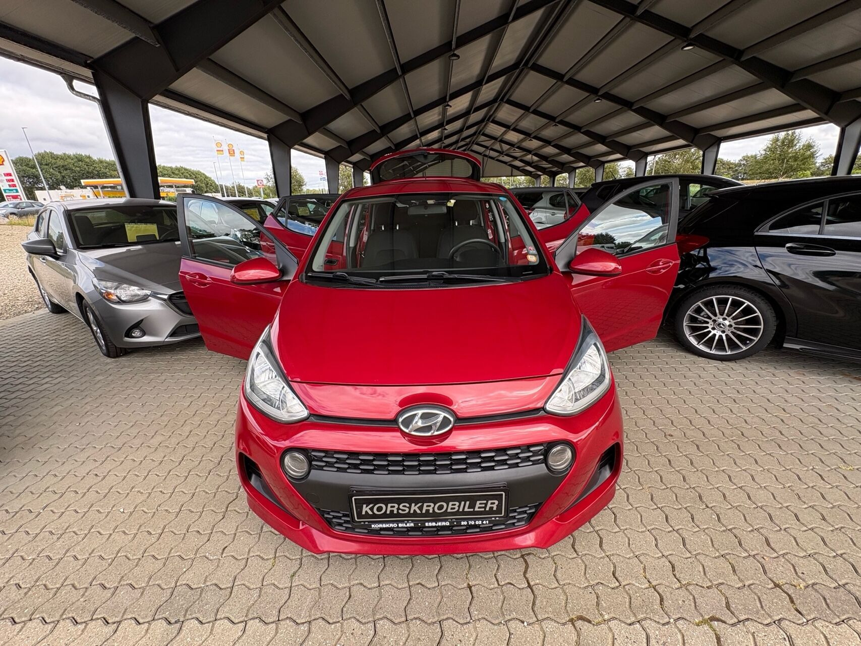 Rød Hyundai i10 fra 2017