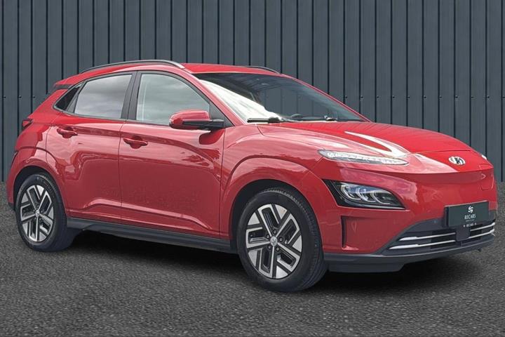 Rød Hyundai Kona fra 2023