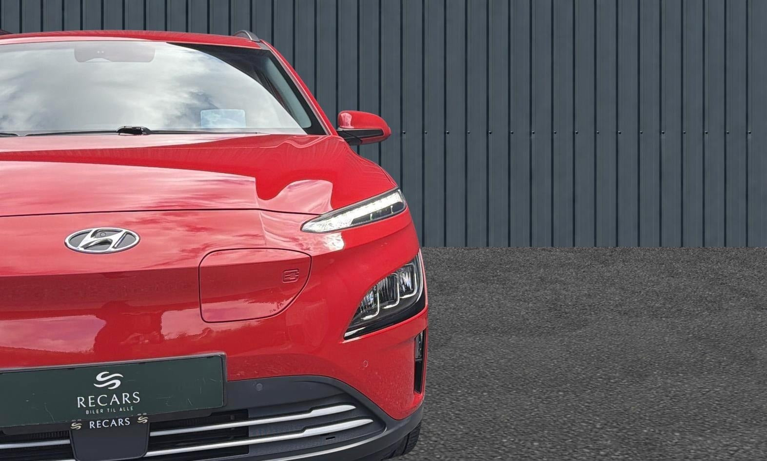 Rød Hyundai Kona fra 2023
