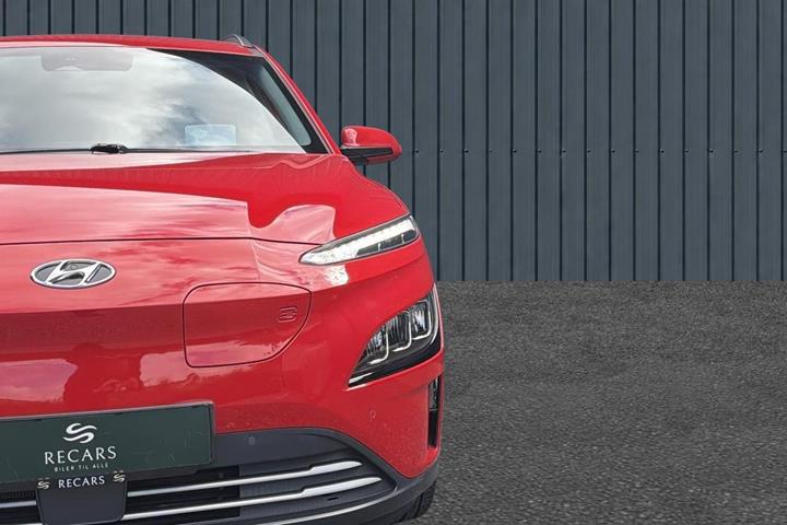 Rød Hyundai Kona fra 2023