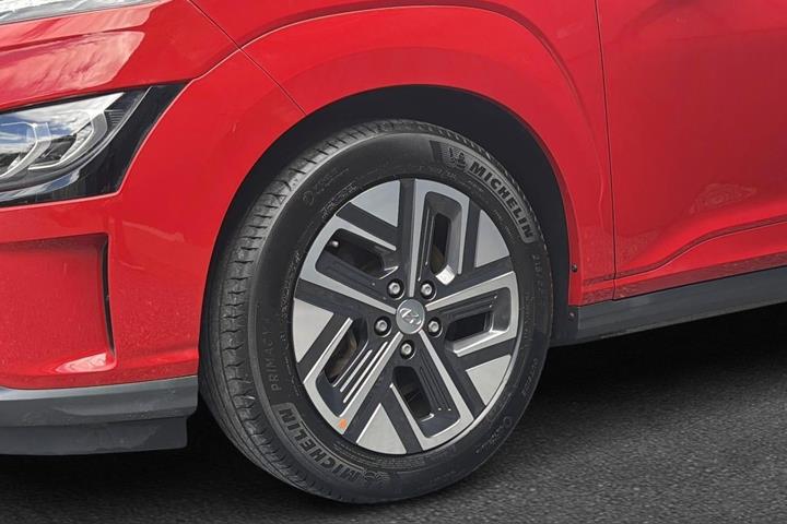 Rød Hyundai Kona fra 2023