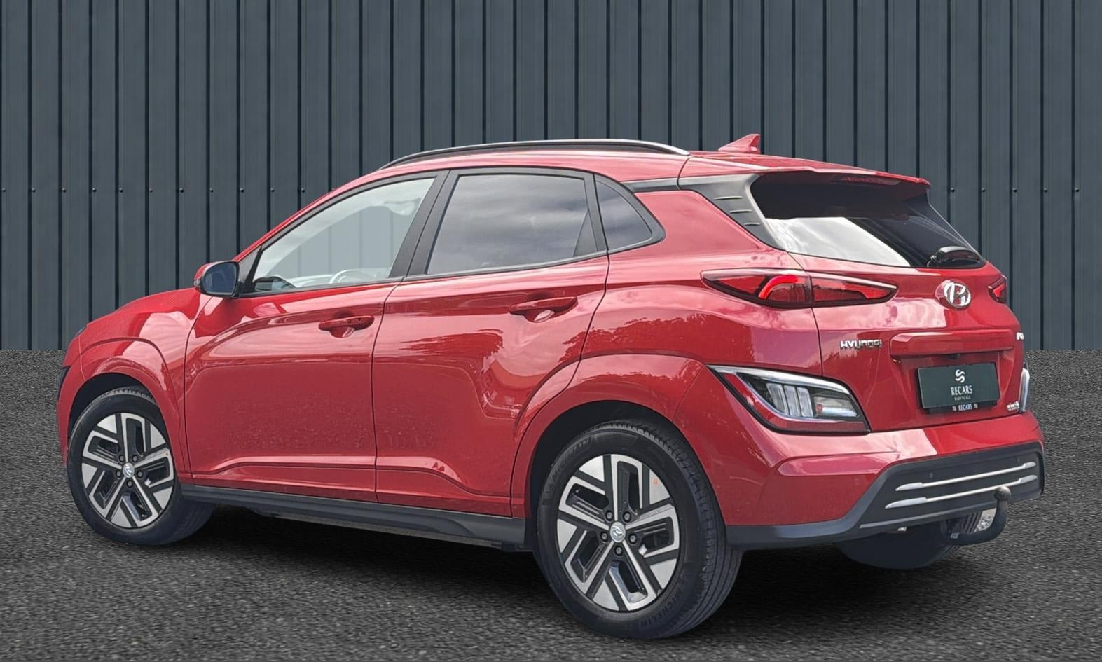 Rød Hyundai Kona fra 2023