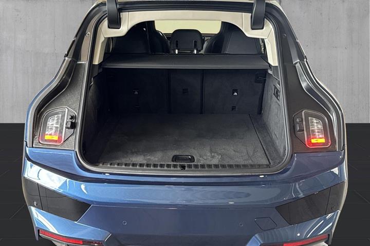 Blå BMW iX fra 2022
