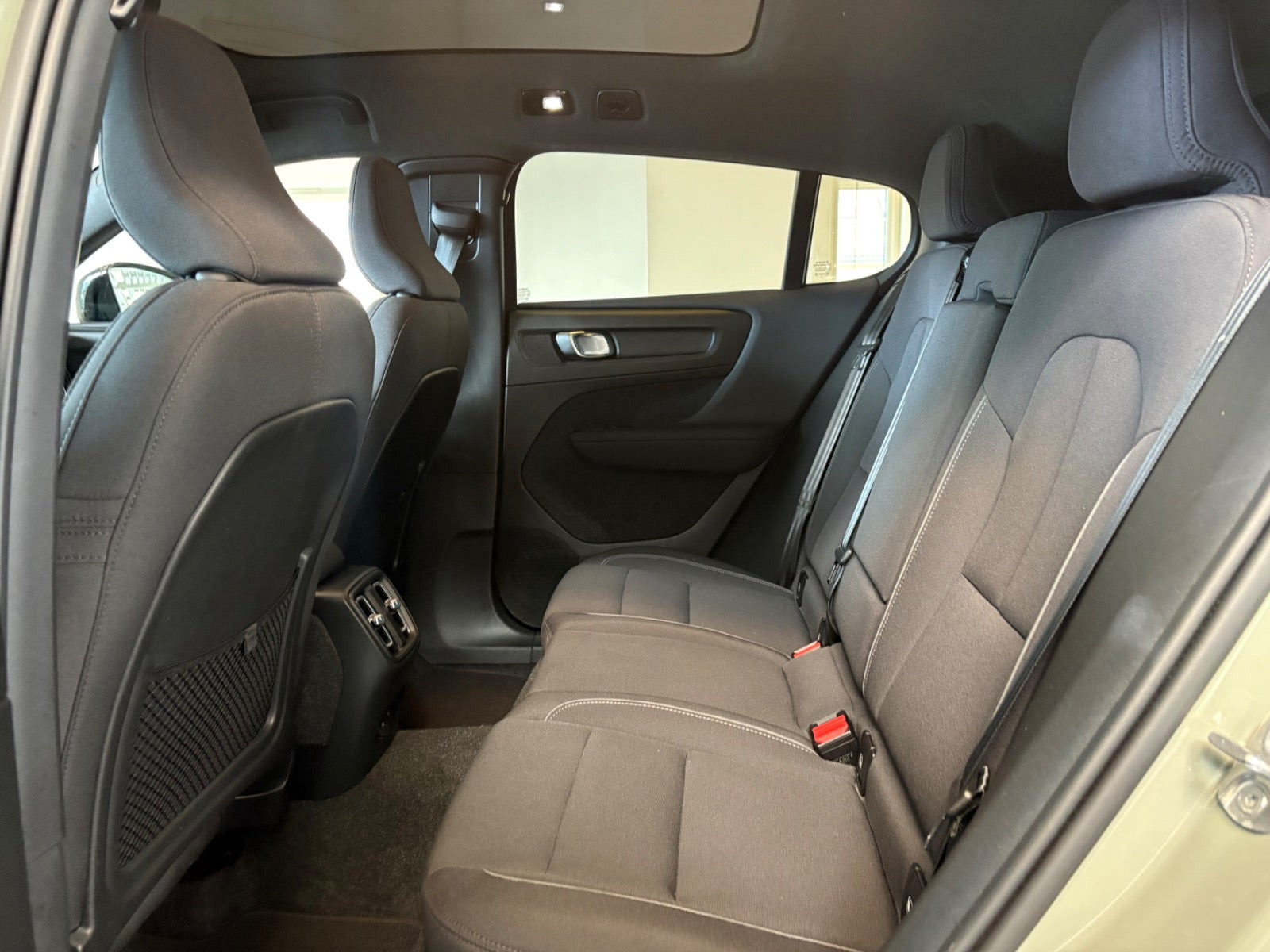 Grøn Volvo C40 fra 2023