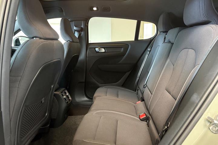 Grøn Volvo C40 fra 2023