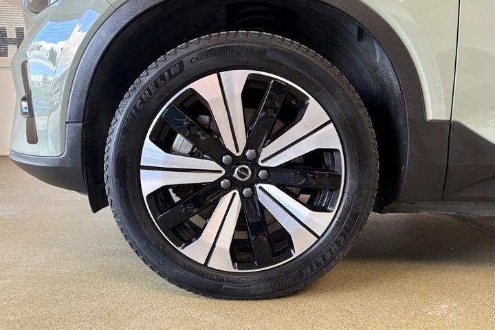 Grøn Volvo C40 fra 2023