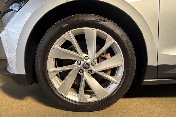 Sølv Skoda Enyaq fra 2021