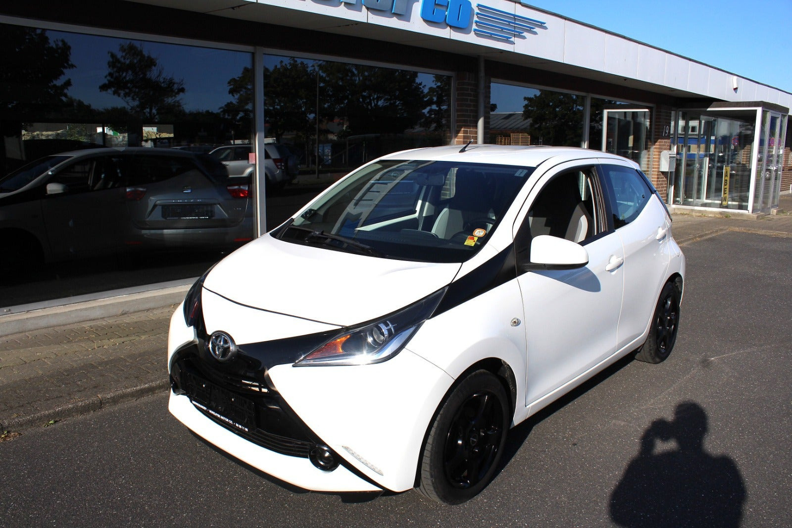 Hvid Toyota Aygo fra 2015