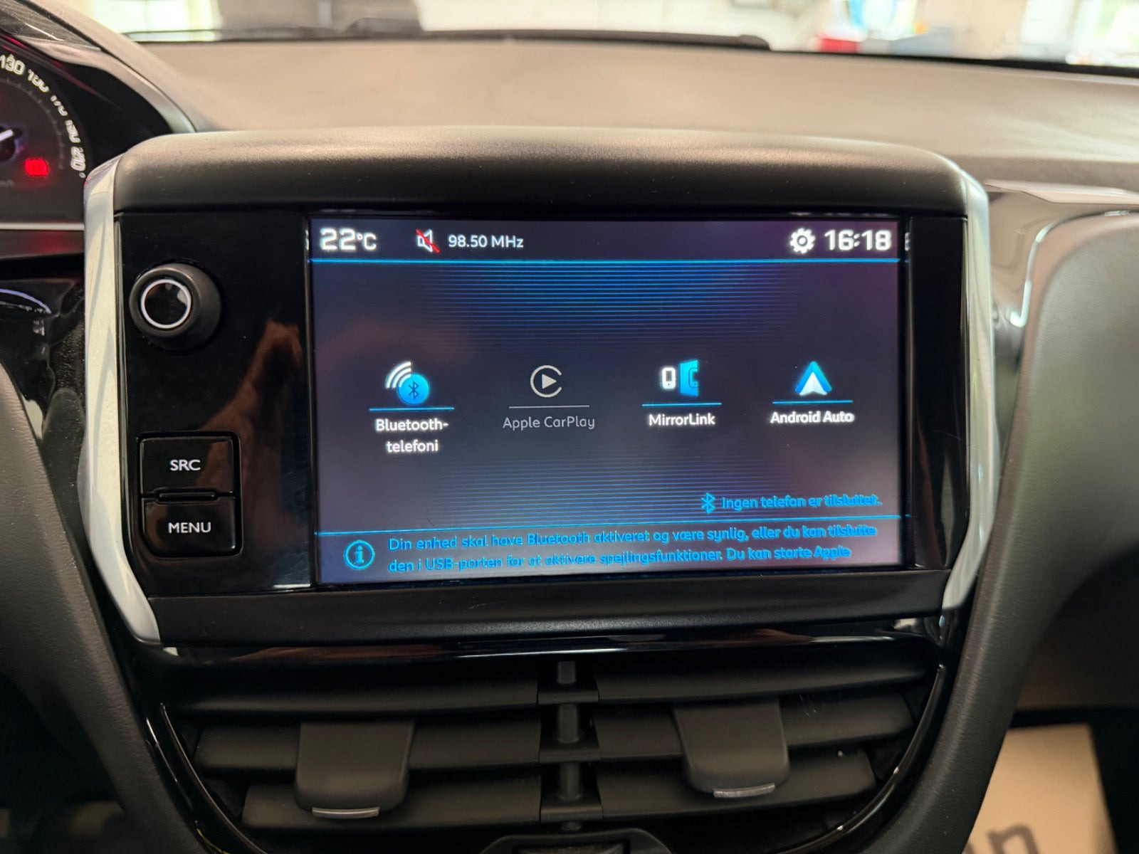Blå Peugeot 208 fra 2017