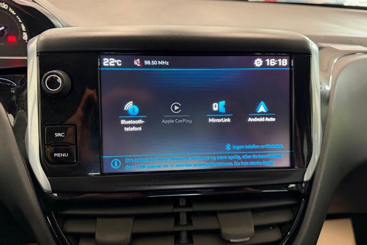 Blå Peugeot 208 fra 2017