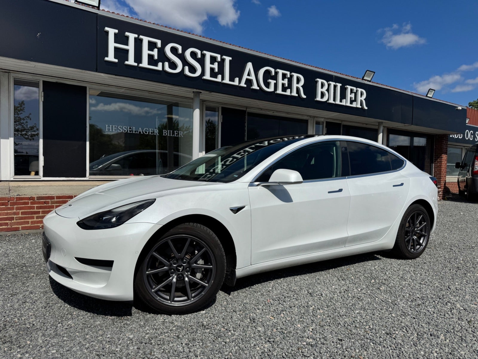 Hvid Tesla Model 3 fra 2020