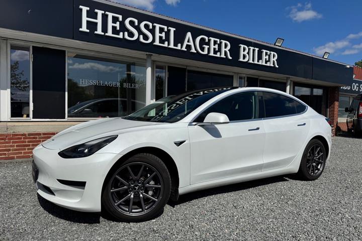 Hvid Tesla Model 3 fra 2020