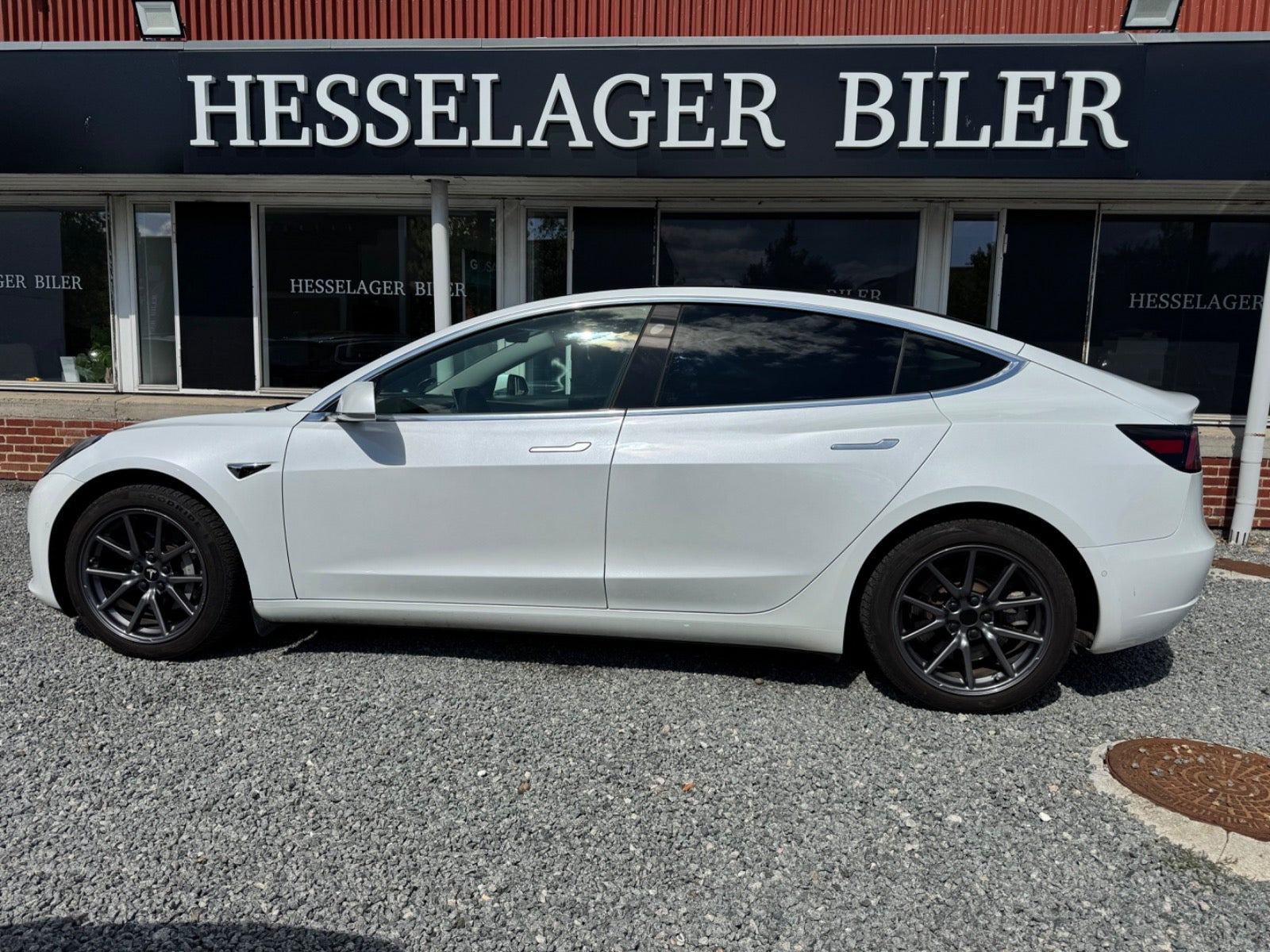 Hvid Tesla Model 3 fra 2020