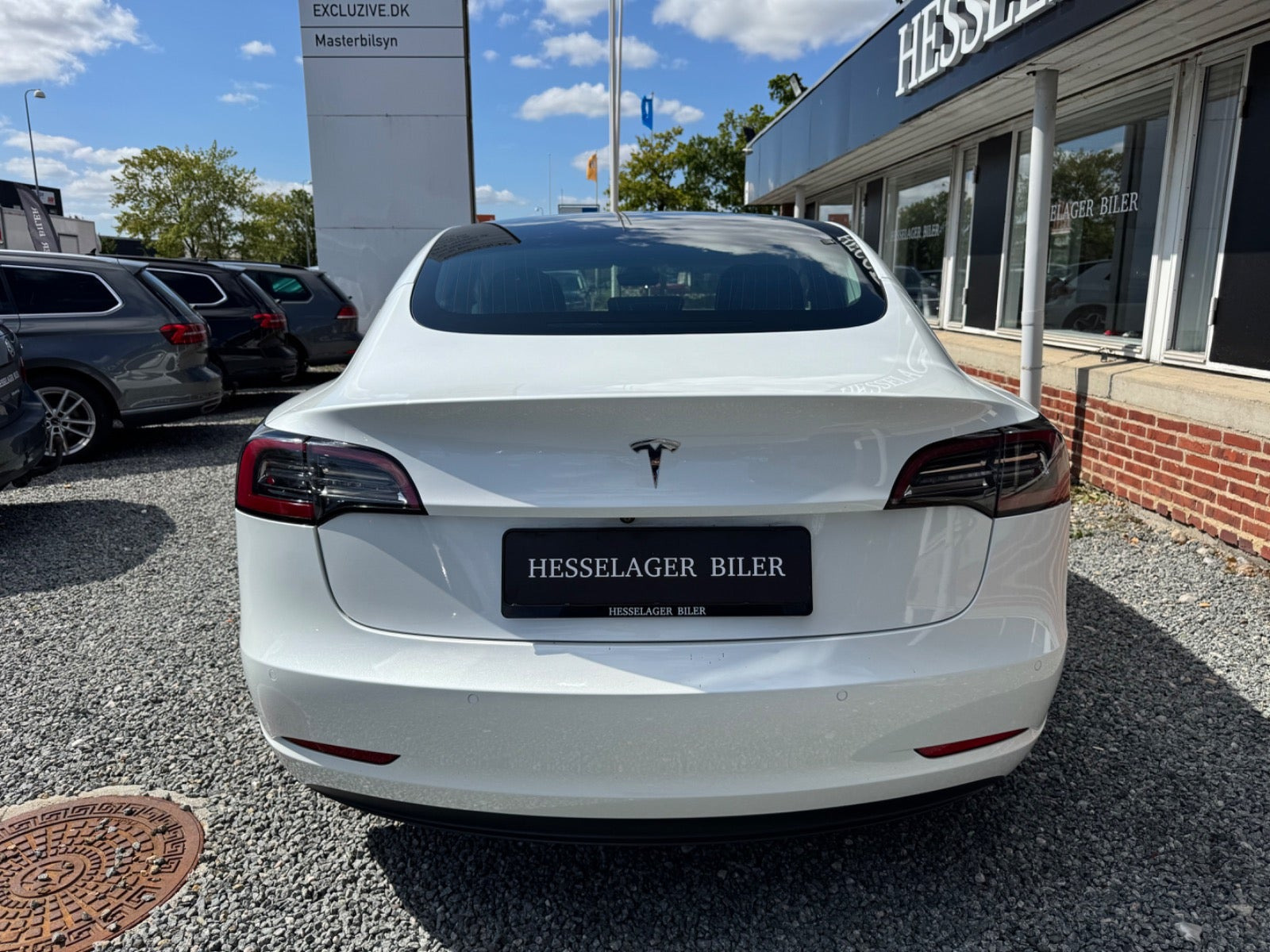 Hvid Tesla Model 3 fra 2020