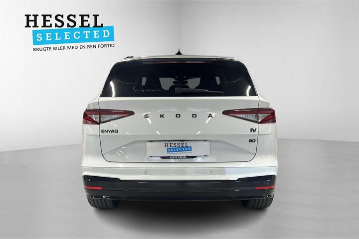 Hvid Skoda Enyaq fra 2022